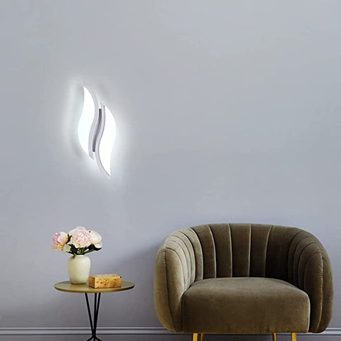 Lámpara de pared LED para interiores, lámpara de pared moderna, 20 W, 2300 lm, iluminación acrílica, lámpara de pared para sala de estar, dormitorio, escalera, luz blanca fría de 6500 K, color blanco