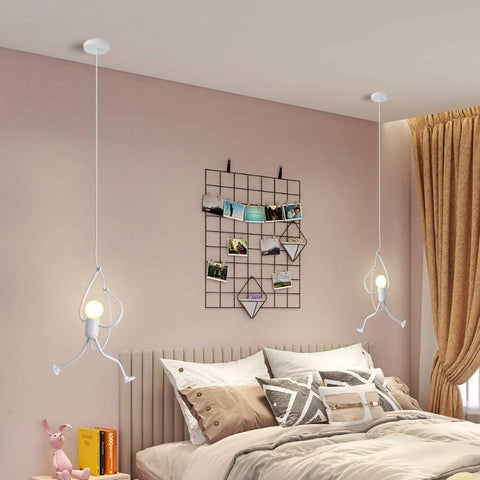 Moderner weißer charmanter Kronleuchter kreativer Iron Man Cartoon Design Kronleuchter eleganter Kronleuchter Kinderzimmer Nachttisch Wohnzimmer Balkon Arbeitszimmer