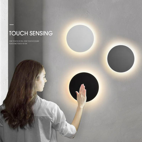 Luz de pared LED Interruptor táctil Iluminación interior para dormitorio Sala de estar Luz de escalera de noche redonda Decoración del hogar Accesorio de aluminio Negro